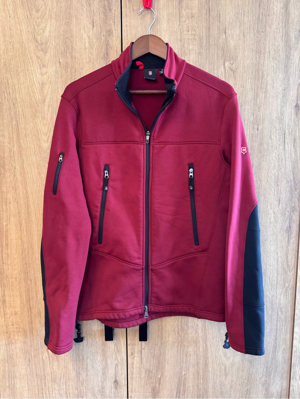 Victorinox Men's Long Sleeve Red Black Performance Softshell Jacket Techwear M